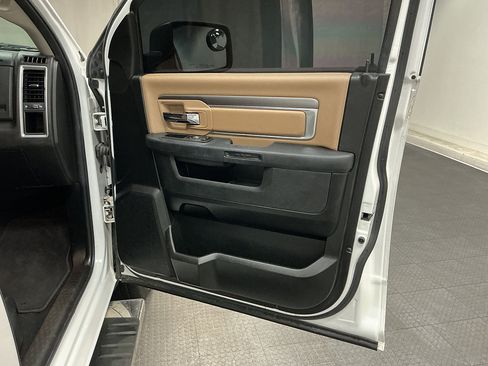 Used 2021 RAM 1500 Classic SLT AWD/4WD image 32