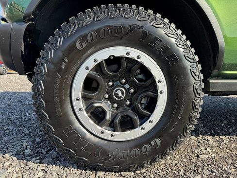 Used 2023 Ford Bronco Badlands image 16
