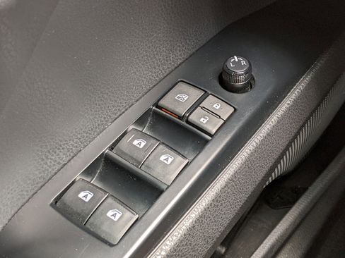 Used 2019 Toyota Camry SE image 17