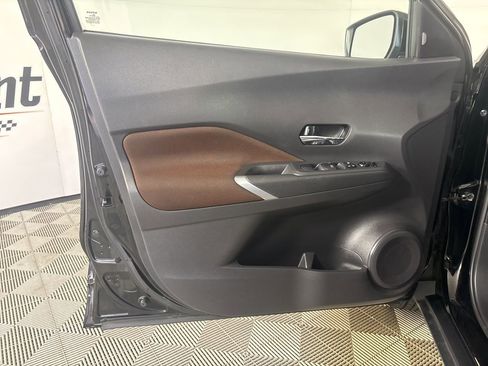 Used 2022 Nissan Kicks SR image 8