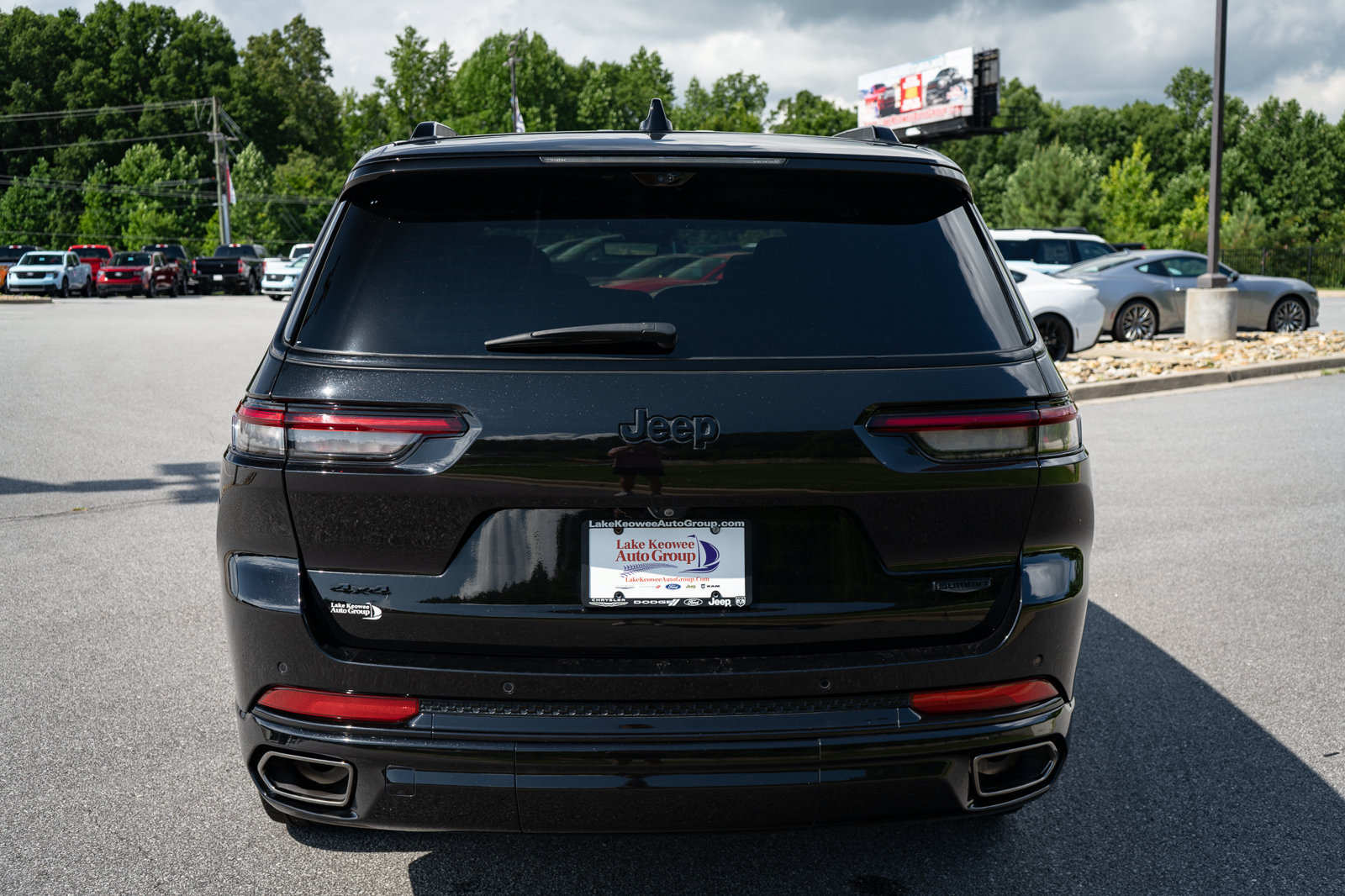 Used 2024 Jeep Grand Cherokee L Summit AWD/4WD image 8