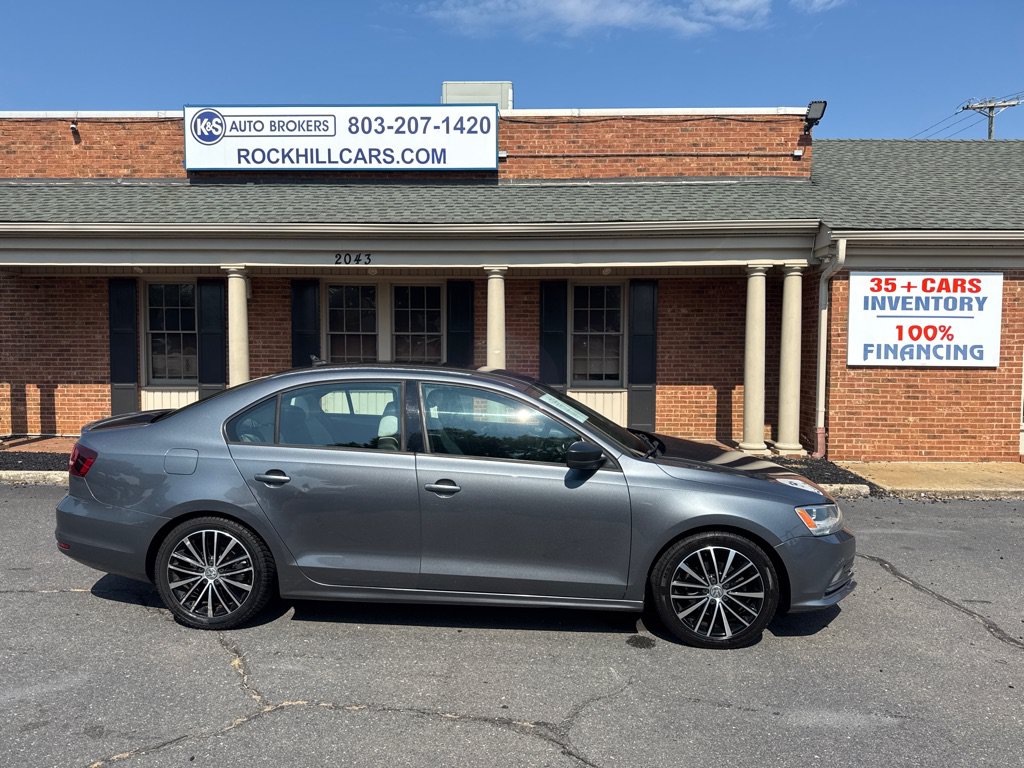 Used 2016 Volkswagen Jetta Sport FWD image 4
