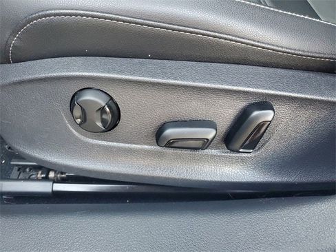 Certified 2022 Volkswagen Passat 2.0T R-Line image 17