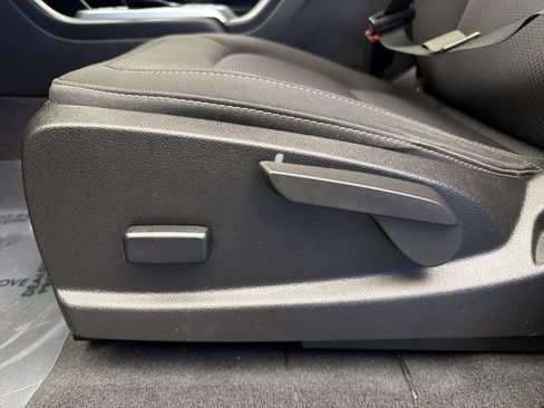 Used 2019 Chevrolet Colorado LT w/ LT Convenience Package AWD/4WD image 12