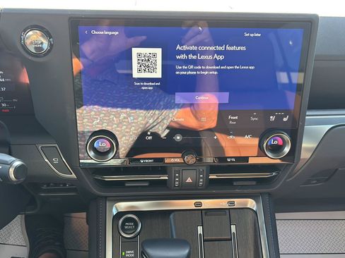Used 2026 Lexus GX 550 w/ Accessory Package (2T) AWD/4WD image 21