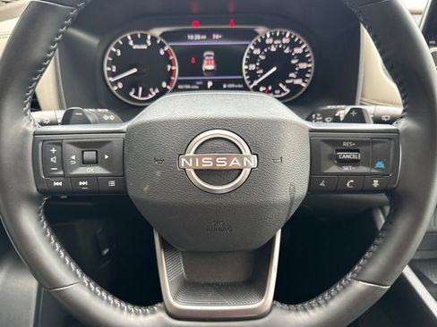Used 2025 Nissan Rogue SV AWD/4WD image 11