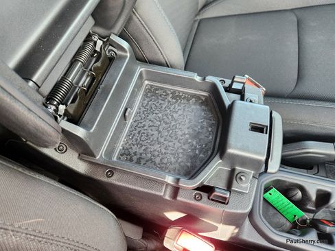 Used 2022 Jeep Gladiator Sport image 37