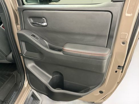 Used 2023 Nissan Frontier PRO-4X w/ Technology Package image 31