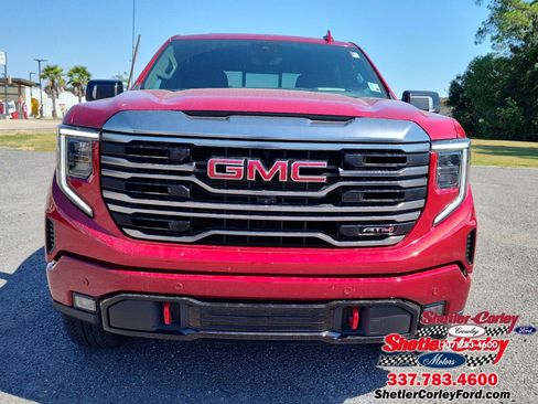 Used 2024 GMC Sierra 1500 AT4 w/ Technology Package AWD/4WD image 13