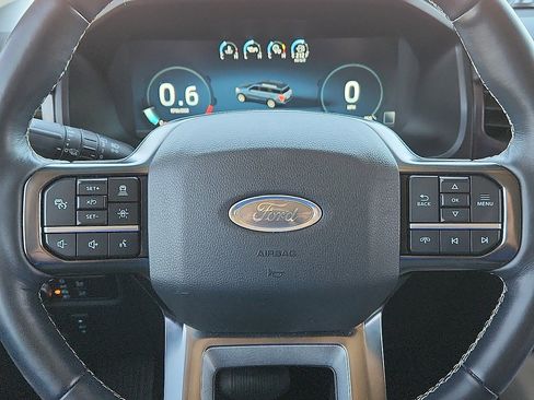 Used 2022 Ford Expedition Platinum image 11