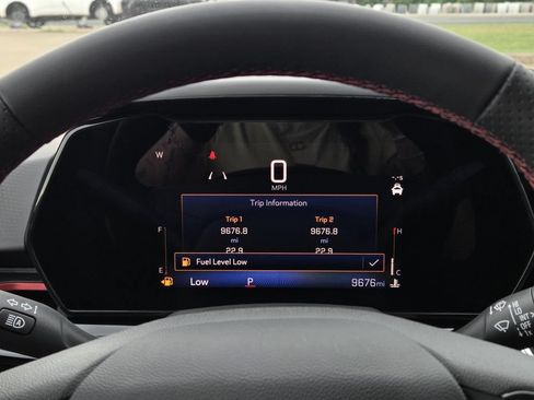 Used 2024 Chevrolet Trax RS w/ Sunroof Package FWD image 16