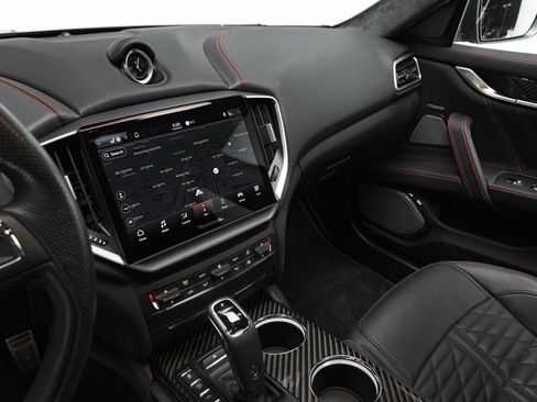 Used 2022 Maserati Ghibli Trofeo image 27
