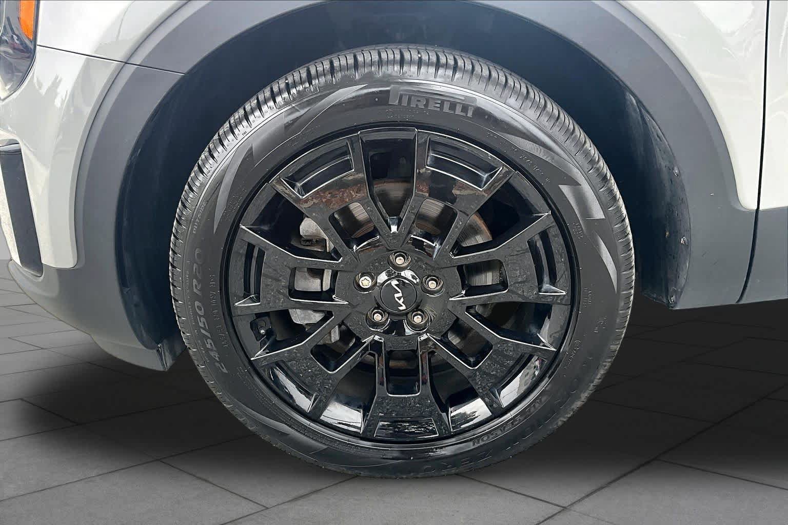 Used 2022 Kia Telluride SX w/ SX Prestige Package AWD/4WD image 11