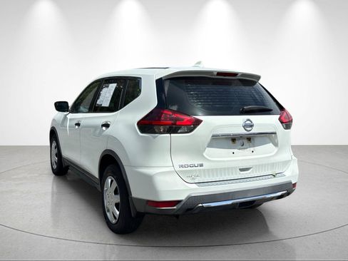 Used 2018 Nissan Rogue S FWD image 3
