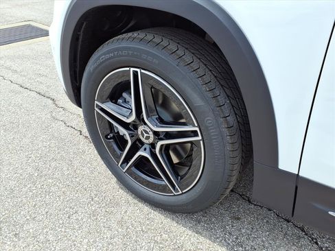 Used 2026 Mercedes-Benz GLB 250 4MATIC image 9