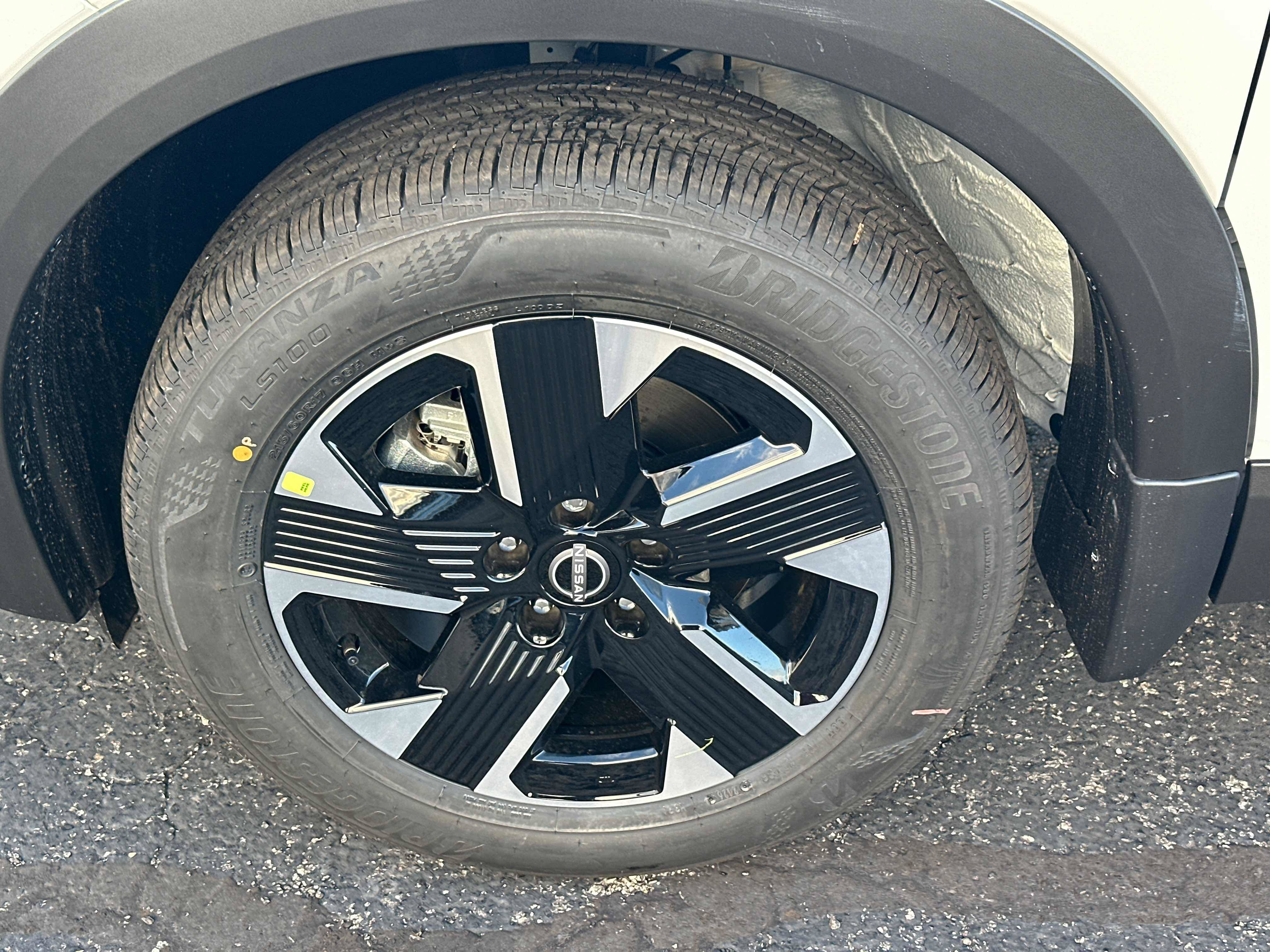 New 2027 Nissan Kicks SV AWD/4WD image 7