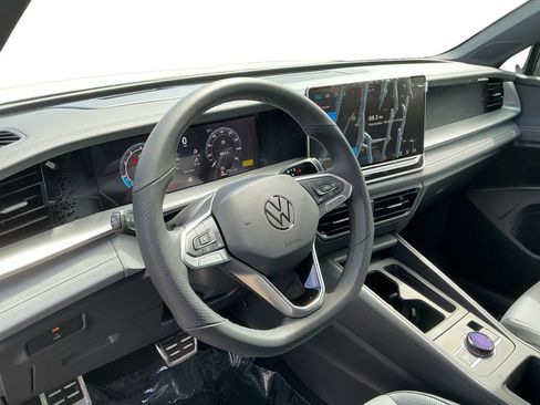 New 2026 Volkswagen Tiguan SE R-Line AWD/4WD image 24
