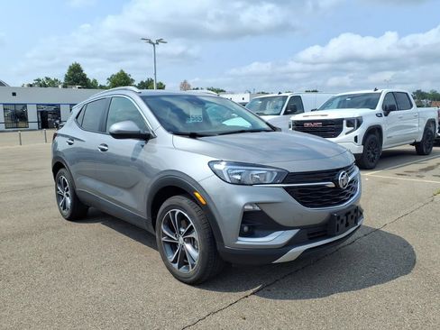 Used 2023 Buick Encore GX Select w/ Safety Package II AWD/4WD image 3