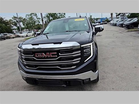 Used 2025 GMC Sierra 1500 SLT image 30