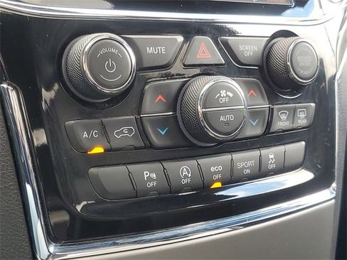 Used 2021 Jeep Grand Cherokee Limited image 24