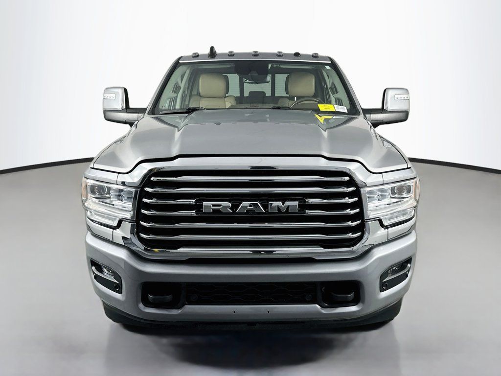 Used 2023 RAM 2500 Limited AWD/4WD image 2
