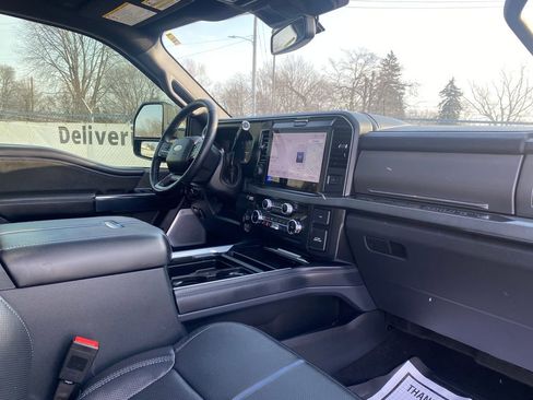 Used 2025 Ford F250 Platinum image 22