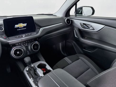 Used 2025 Chevrolet Blazer LT AWD/4WD image 23