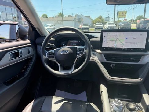 Used 2025 Ford Explorer Active w/ Active Comfort Package AWD/4WD image 25
