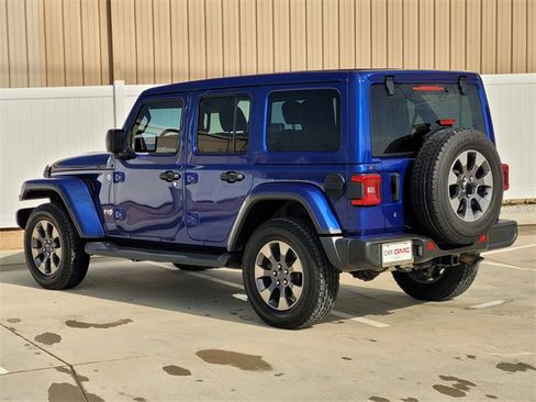 Used 2019 Jeep Wrangler Unlimited Sahara image 6
