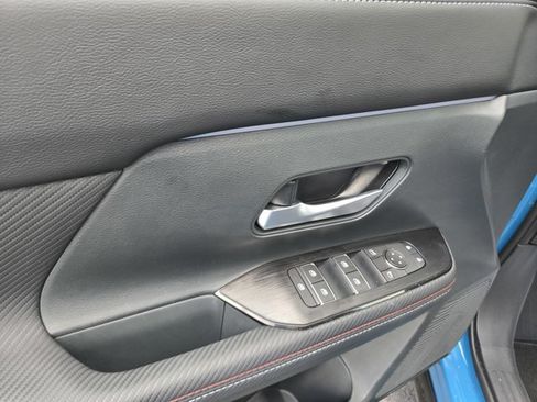 Used 2025 Nissan Kicks SR w/ SR Premium Package AWD/4WD image 38