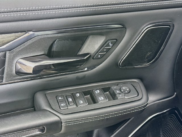 Used 2025 RAM 1500 Limited AWD/4WD image 17