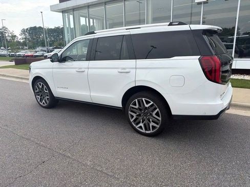 Used 2025 Ford Expedition Platinum w/ Platinum Ultimate Package AWD/4WD image 8