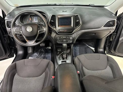 Used 2019 Jeep Cherokee Latitude w/ Popular Appearance Group AWD/4WD image 13