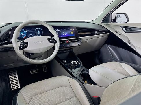 Used 2023 Kia Niro Wave w/ Wave Preserve Package image 18