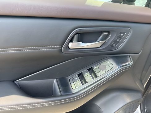 Used 2023 Nissan Rogue SL w/ SL Premium Package image 29