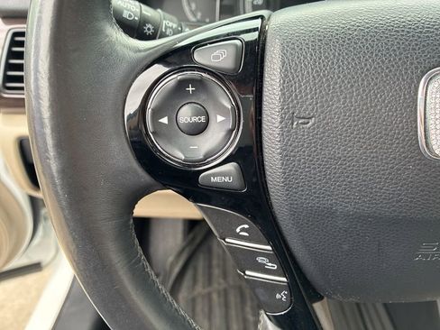Used 2017 Honda Accord Touring image 14