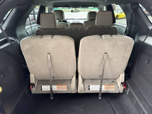 Used 2014 Ford Explorer XLT w/ Equipment Group 202A AWD/4WD image 6