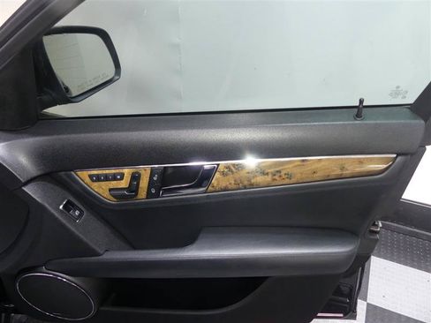 Used 2009 Mercedes-Benz C 63 AMG Sedan image 17