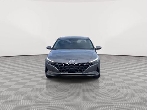 Used 2023 Hyundai Elantra Limited image 3