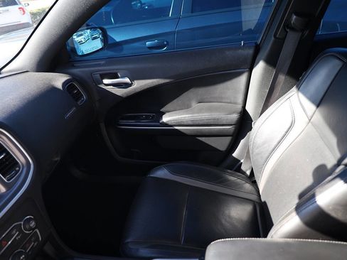 Used 2020 Dodge Charger SXT w/ Leather Interior Group image 12