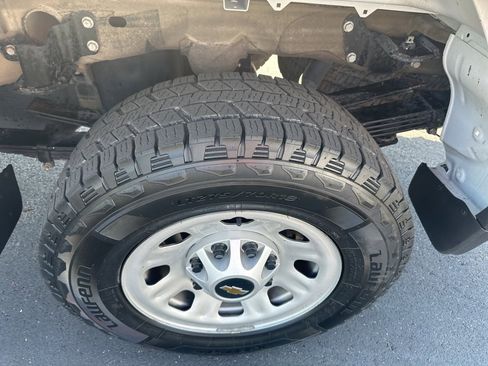Used 2024 Chevrolet Silverado 3500 W/T image 21