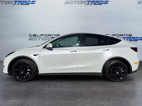 Used 2023 Tesla Model Y Long Range image 8