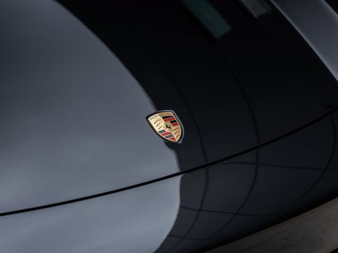 Certified 2025 Porsche Macan Electric RWD image 20