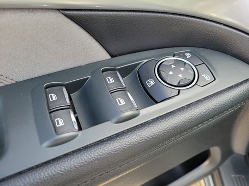 Used 2017 Ford Explorer XLT w/ Equipment Group 202A image 20