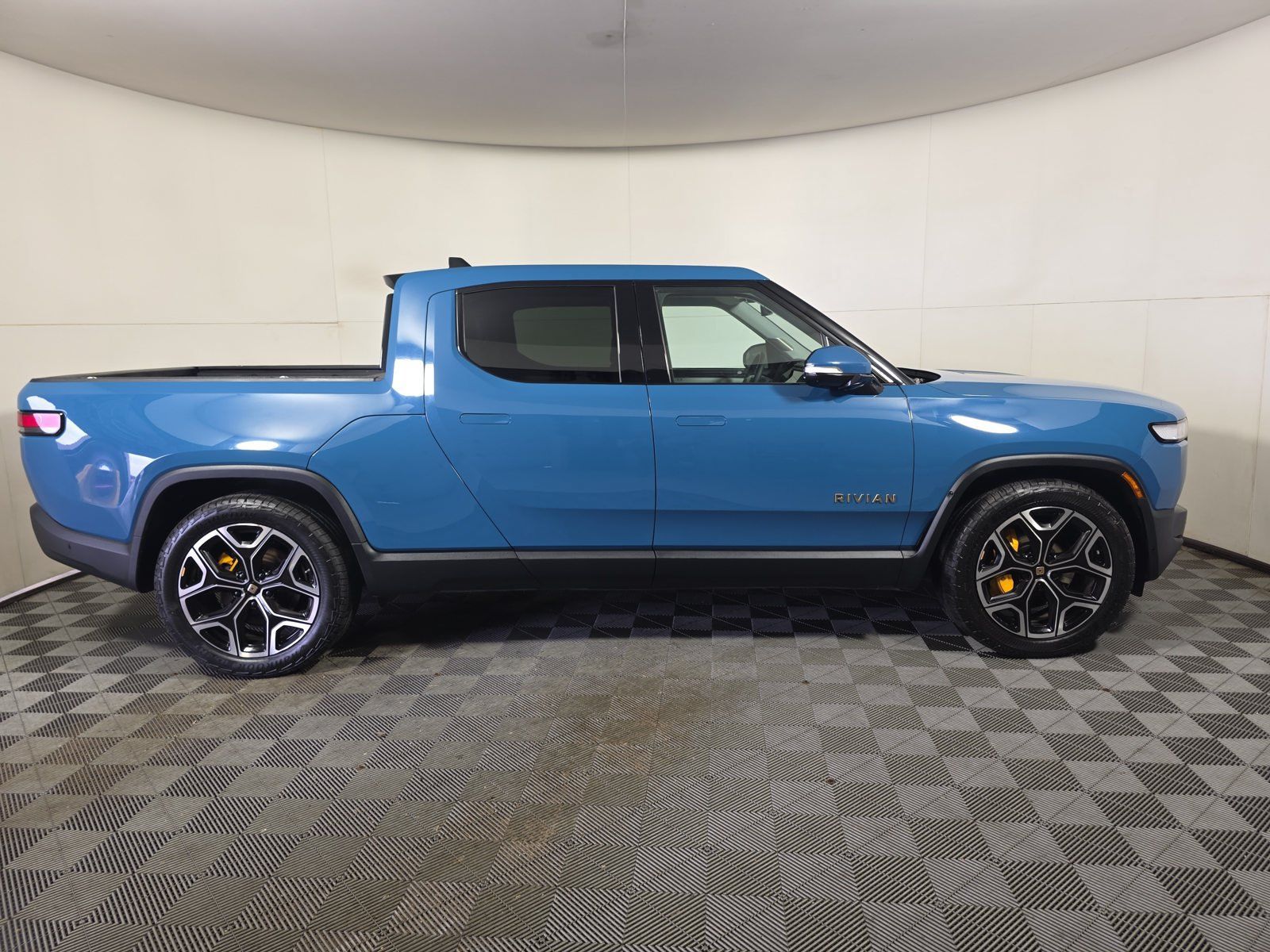 Used 2023 Rivian R1T Adventure Quad AWD/4WD image 6