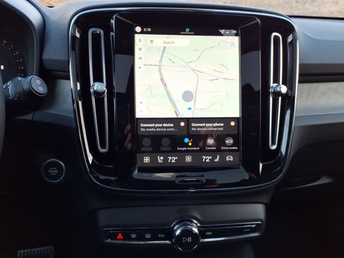 New 2026 Volvo XC40 B5 Plus w/ Protection Package Premier image 8