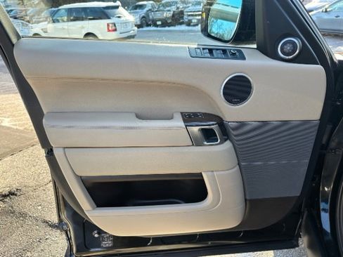 Used 2015 Land Rover Range Rover Sport HSE image 15