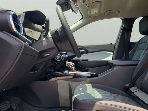 New 2026 Chevrolet Trax LT w/ Midnight Edition FWD image 20