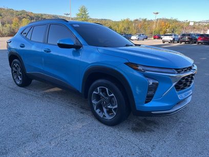 Used 2025 Chevrolet Trax LT w/ Driver Confidence Package