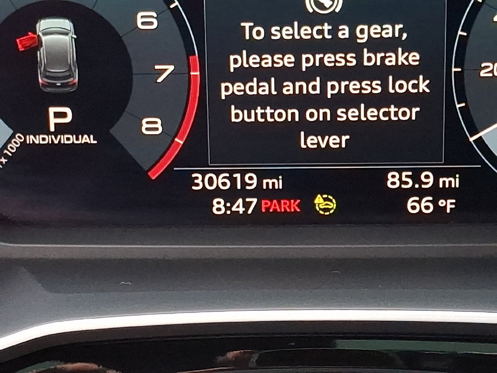 Used 2024 Audi Q3 2.0T Premium w/ Convenience Package AWD/4WD image 21